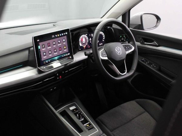 2025-Volkswagen-Golf-14-TSI-Life-Auto-110kw image:9