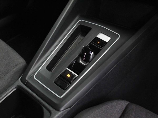 2025-Volkswagen-Golf-14-TSI-Life-Auto-110kw image:18