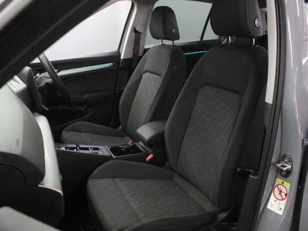 2025-Volkswagen-Golf-14-TSI-Life-Auto-110kw image:8