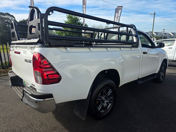2022-Toyota-Hilux-24-GD-6-Raider-4x4-Single-Cab image:5