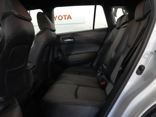 2025-Toyota-Corolla-Cross-18-XS-Hybrid image:13