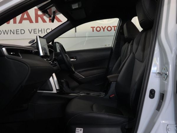 2025-Toyota-Corolla-Cross-18-XS-Hybrid image:14