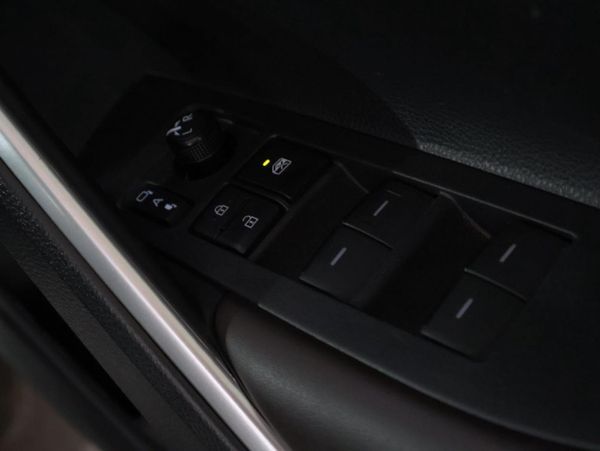 2025-Toyota-Corolla-Cross-18-XS-Hybrid image:22