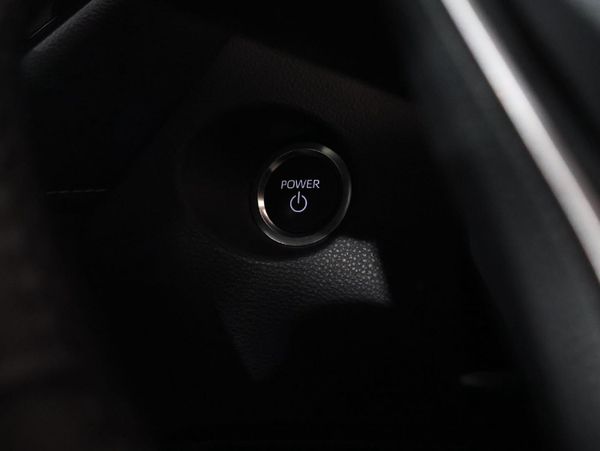 2025-Toyota-Corolla-Cross-18-XS-Hybrid image:25