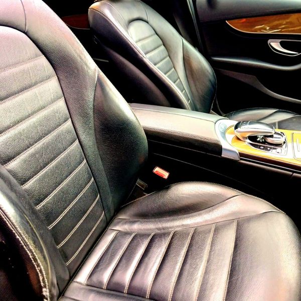 2014-Mercedes-Benz-C-Class-C-220-Bluetec-Avantgarde-Auto image:15