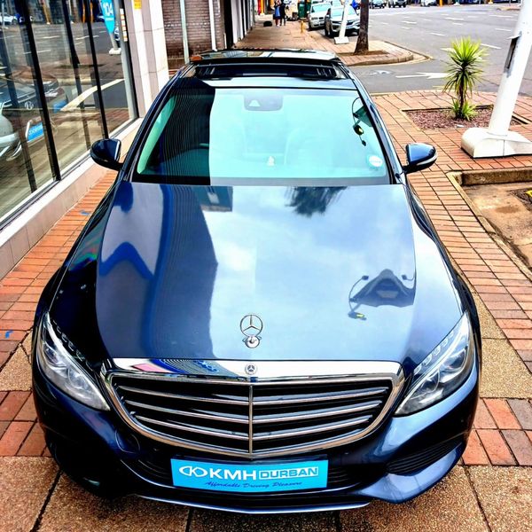 2014-Mercedes-Benz-C-Class-C-220-Bluetec-Avantgarde-Auto image:3