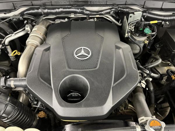 2020-Mercedes-Benz-X-Class-X250d-4x4-Power image:12
