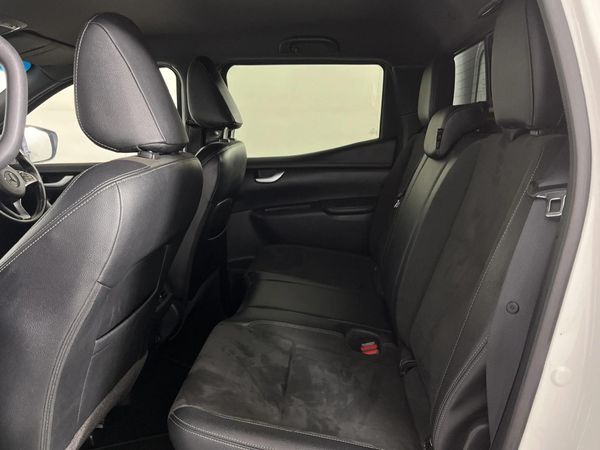 2020-Mercedes-Benz-X-Class-X250d-4x4-Power image:3