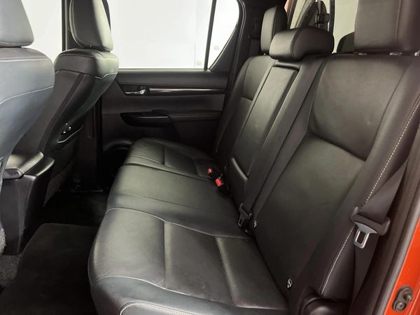 2018-Toyota-Hilux-28-GD-6-Raider-4x4-Auto-Double-Cab image:3
