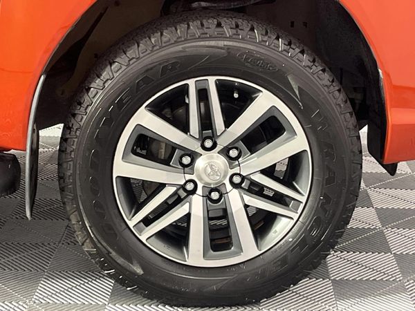 2018-Toyota-Hilux-28-GD-6-Raider-4x4-Auto-Double-Cab image:5