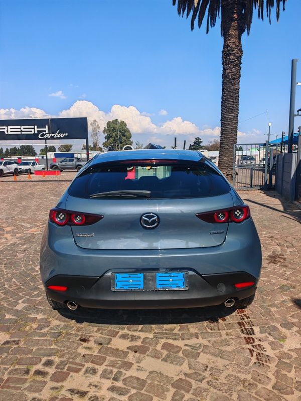 2020-Mazda-3-15-Active-5-dr image:3