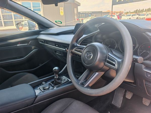 2020-Mazda-3-15-Active-5-dr image:6