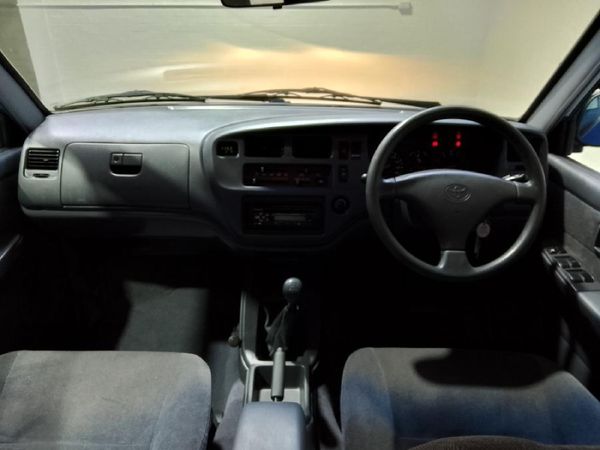 2001-Toyota-Condor-2400i-Estate-TE image:17