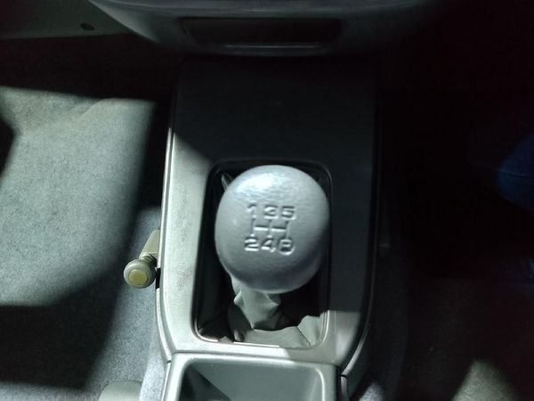 2001-Toyota-Condor-2400i-Estate-TE image:23