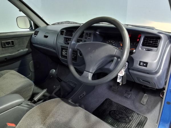 2001-Toyota-Condor-2400i-Estate-TE image:28