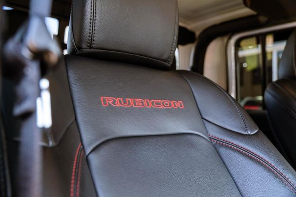 2023-Jeep-Gladiator-Rubicon-36-4x4-Auto-Double-Cab image:6