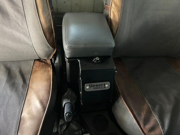 2015-Toyota-Land-Cruiser-79-40-Single-Cab image:8