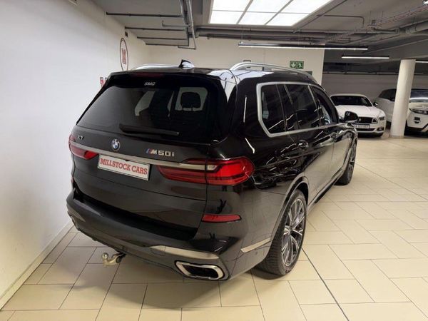 2021-BMW-X7-M50i image:9