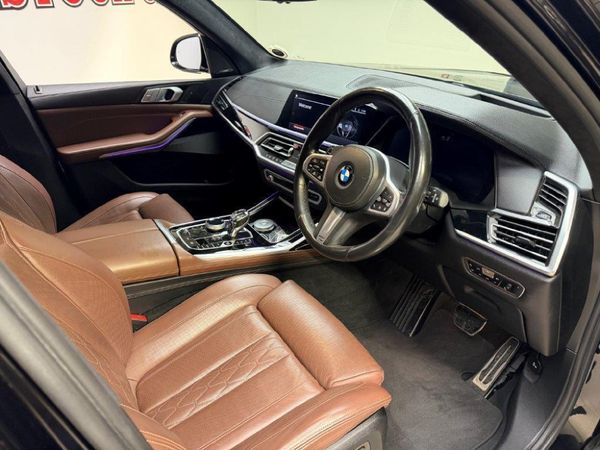 2021-BMW-X7-M50i image:11