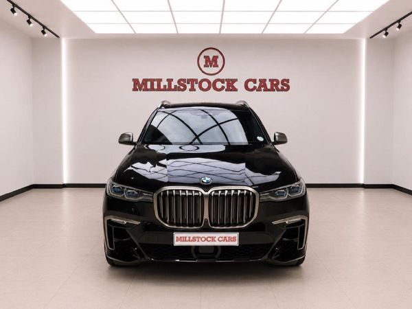 2021-BMW-X7-M50i image:1