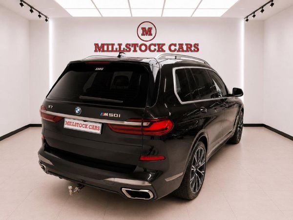 2021-BMW-X7-M50i image:4