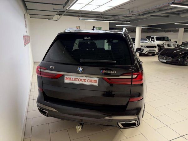 2021-BMW-X7-M50i image:8