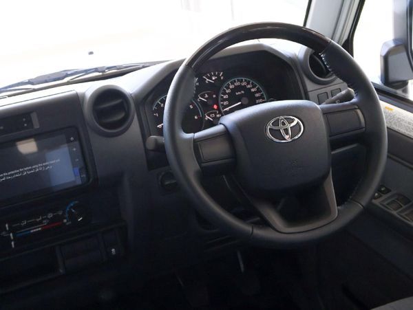 2026-Toyota-Land-Cruiser-79-28-GD-6-Double-Cab image:12