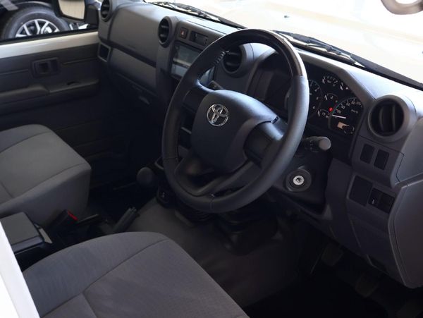 2026-Toyota-Land-Cruiser-79-28-GD-6-Double-Cab image:18