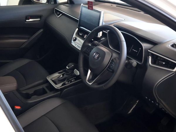 2026-Toyota-Corolla-Cross-18-XR-Hybrid image:9