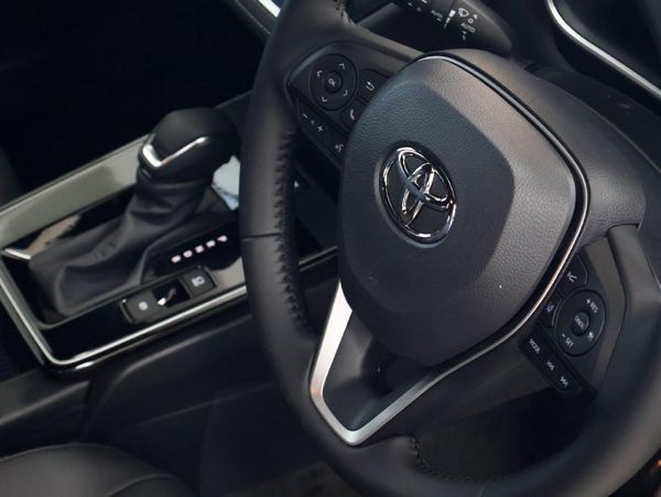 2026-Toyota-Corolla-Cross-18-XR-Hybrid image:10