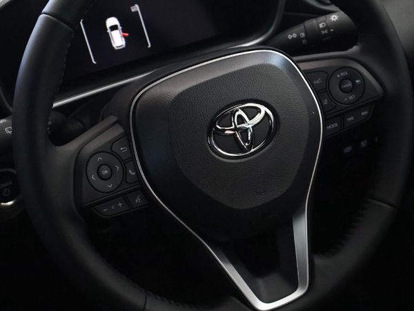 2026-Toyota-Corolla-Cross-18-XR-Hybrid image:11