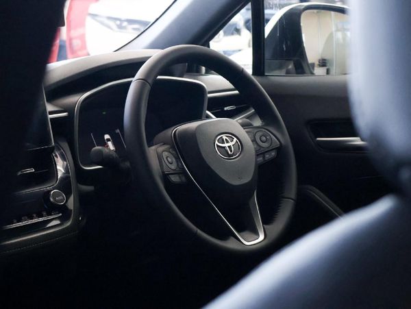 2026-Toyota-Corolla-Cross-18-XR-Hybrid image:14
