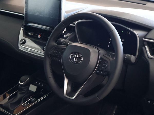 2026-Toyota-Corolla-Cross-18-XR-Hybrid image:7