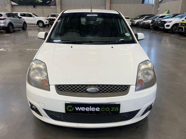 2006-Ford-Fiesta-16i-Ambiente-Auto-5-dr image:7