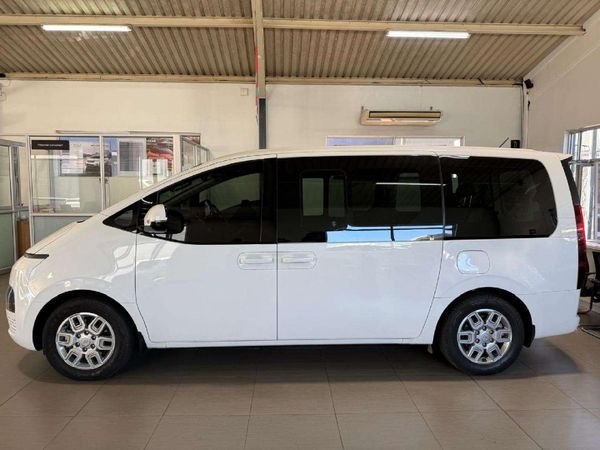 2023-Hyundai-Staria-22d-Executive-Auto image:2