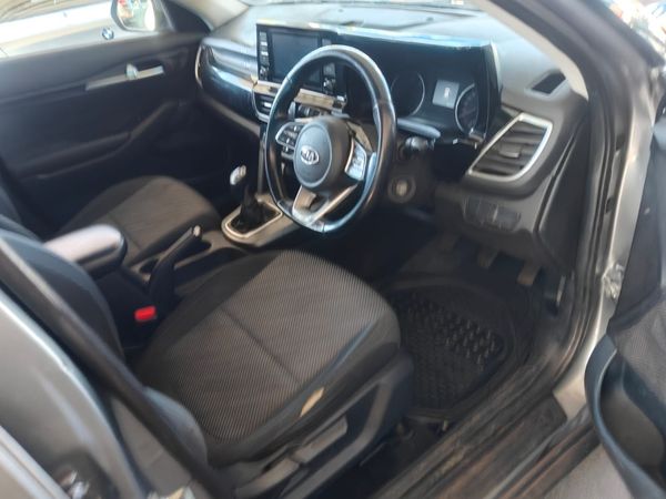 2021-Kia-Seltos-15D-EX image:10
