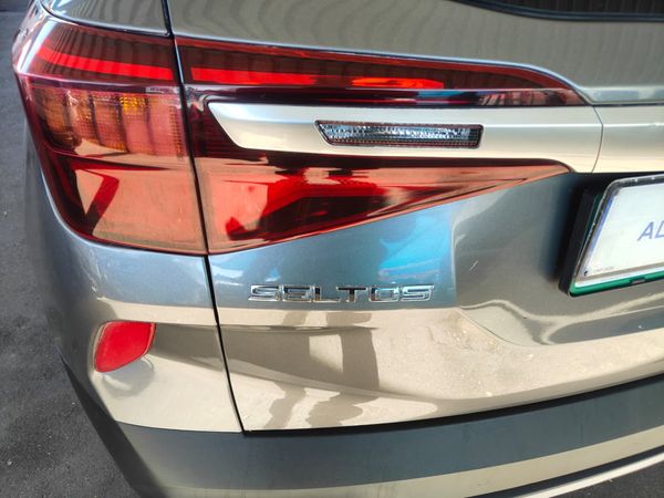 2021-Kia-Seltos-15D-EX image:6