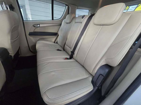 2013-Chevrolet-Trailblazer-28-LTZ-Auto image:14