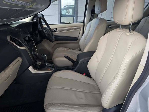 2013-Chevrolet-Trailblazer-28-LTZ-Auto image:8