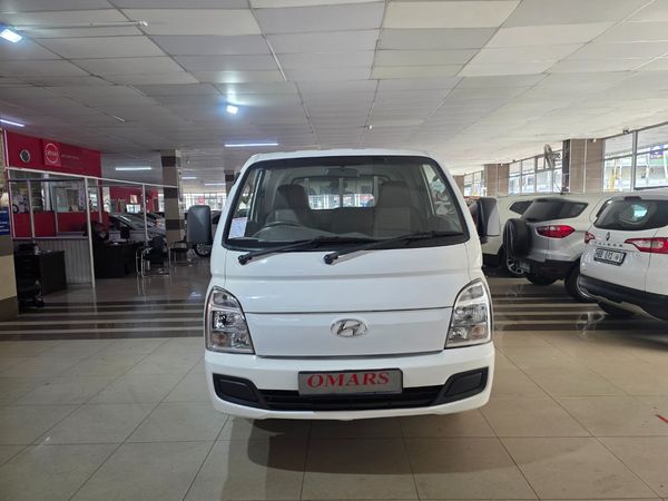 2022-Hyundai-H100-Bakkie-26D-AIRCON-Dropside-Diesel-Manual image:2