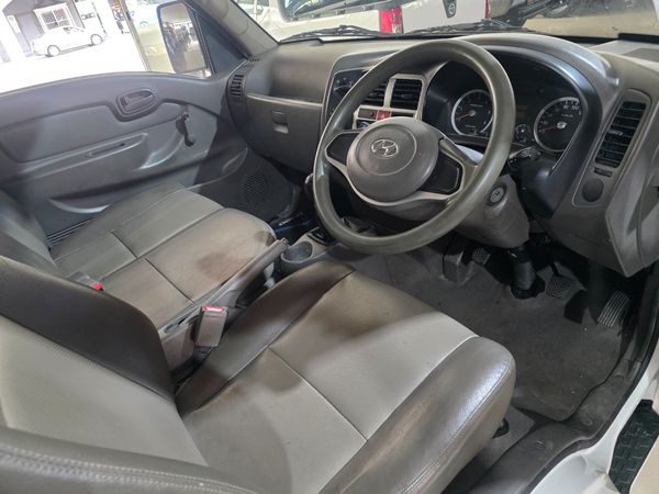 2022-Hyundai-H100-Bakkie-26D-AIRCON-Dropside-Diesel-Manual image:5