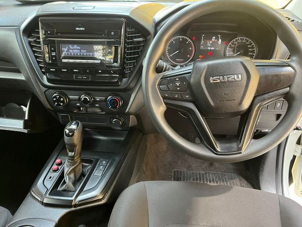 2022-Isuzu-D-Max-19-DDI-L-4x4-Auto-Single-Cab image:5