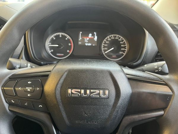 2022-Isuzu-D-Max-19-DDI-L-4x4-Auto-Single-Cab image:6
