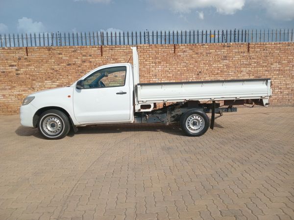 2015-Toyota-Hilux-25-D-4D-S-Single-Cab image:3