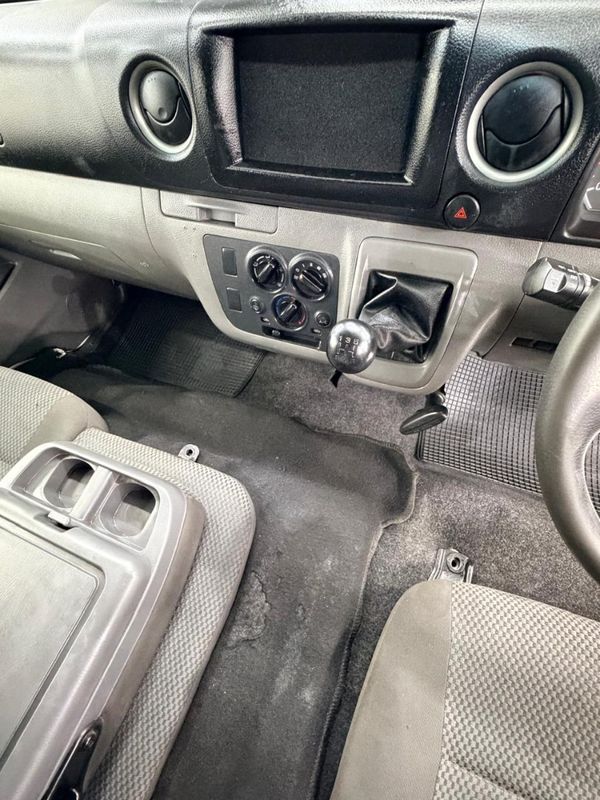 2018-Nissan-NV350-25i-Wide-Panel-Van image:9