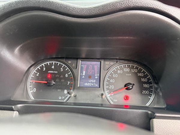 2018-Nissan-NV350-25i-Wide-Panel-Van image:10