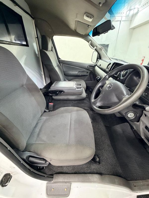 2018-Nissan-NV350-25i-Wide-Panel-Van image:7