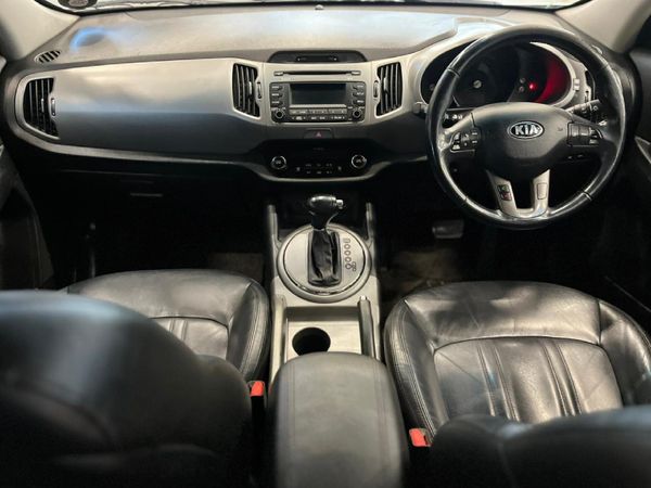 2014-Kia-Sportage-20-CRDi-Auto image:9