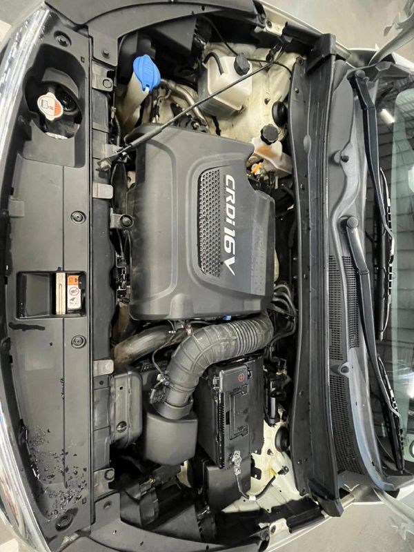 2014-Kia-Sportage-20-CRDi-Auto image:12