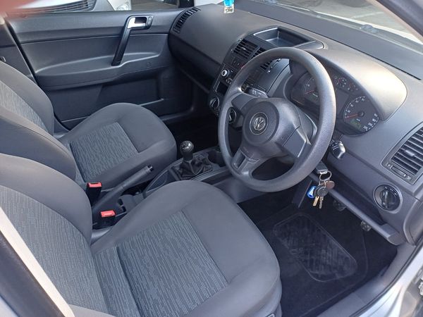 2016-Volkswagen-Polo-Vivo-GP-14-Trendline-5-dr image:10
